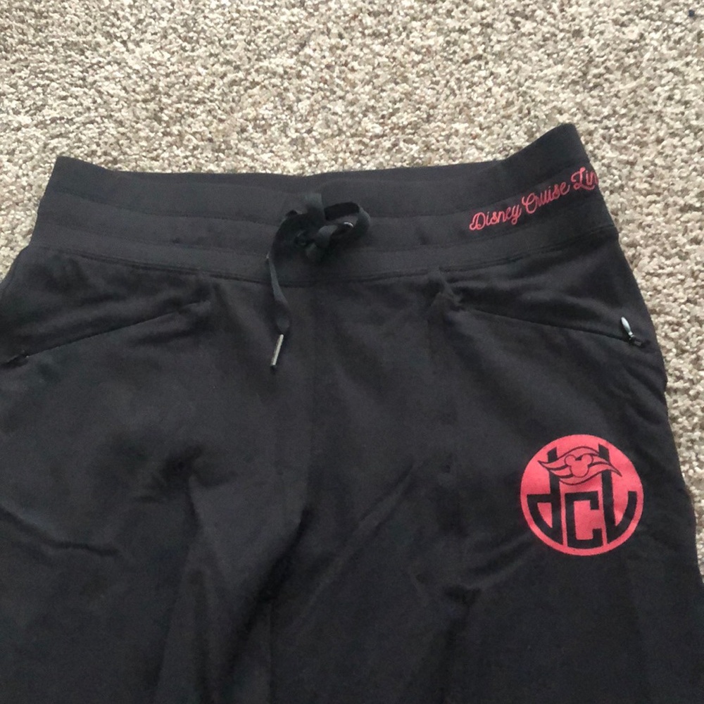 Disney Cruise line Capri pants